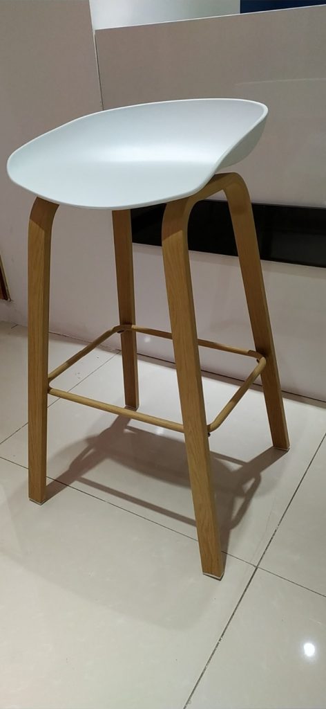White Low-Back Counter Stool with Light Wooden Frame